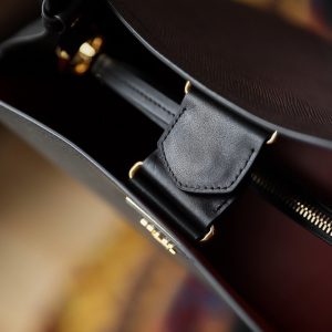 Prada Saffiano - Image 7