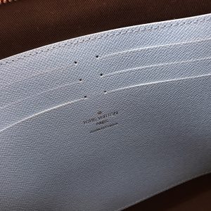 Louis Vuitton TOILETRY POUCH 26 - Image 3