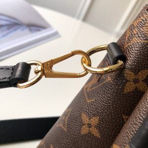 LOUIS VUITTON MESSENGER - Image 6