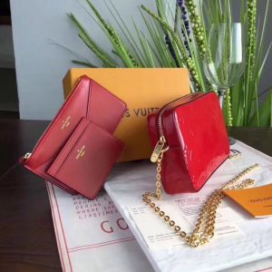 LOUIS VUITTON CAMERA POUCH - Image 9